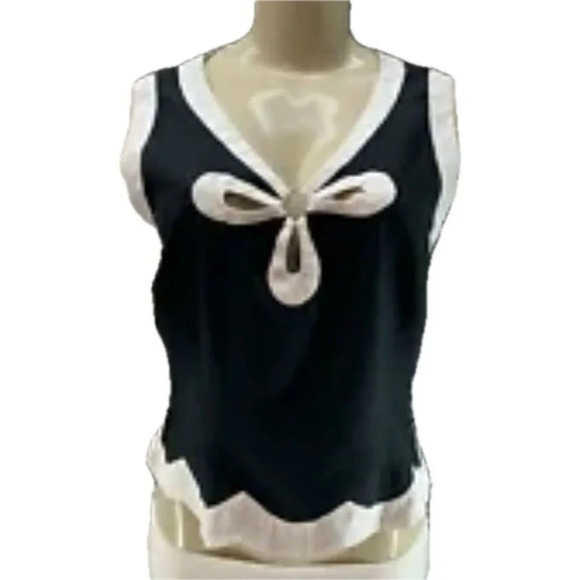 Ice M Black Cream Metal Keyhole Accent V-Neck Scallop Hem Sleeveless Crop Top - Picture 2 of 6